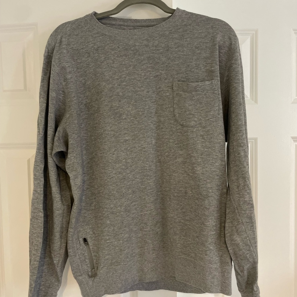 Vuori Gray Long Sleeve Pocket Sweatshirt L
